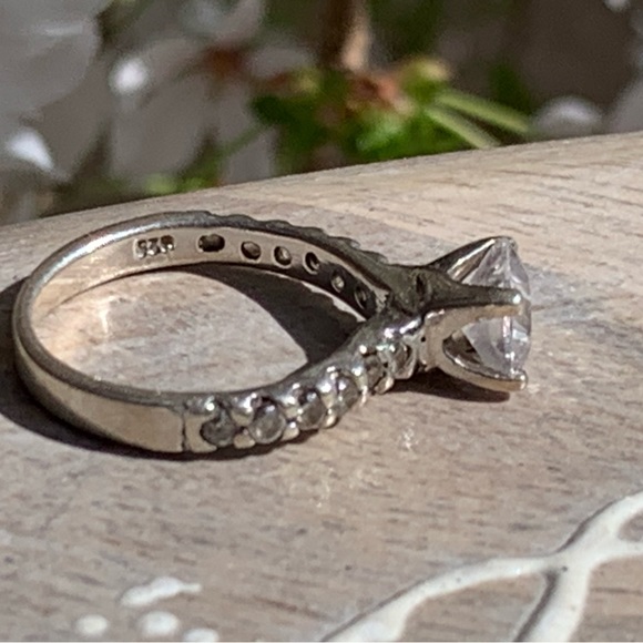 Stunning Sterling Silver Princess Cut Cubic Zirconia  Engagement Ring - Picture 6 of 12